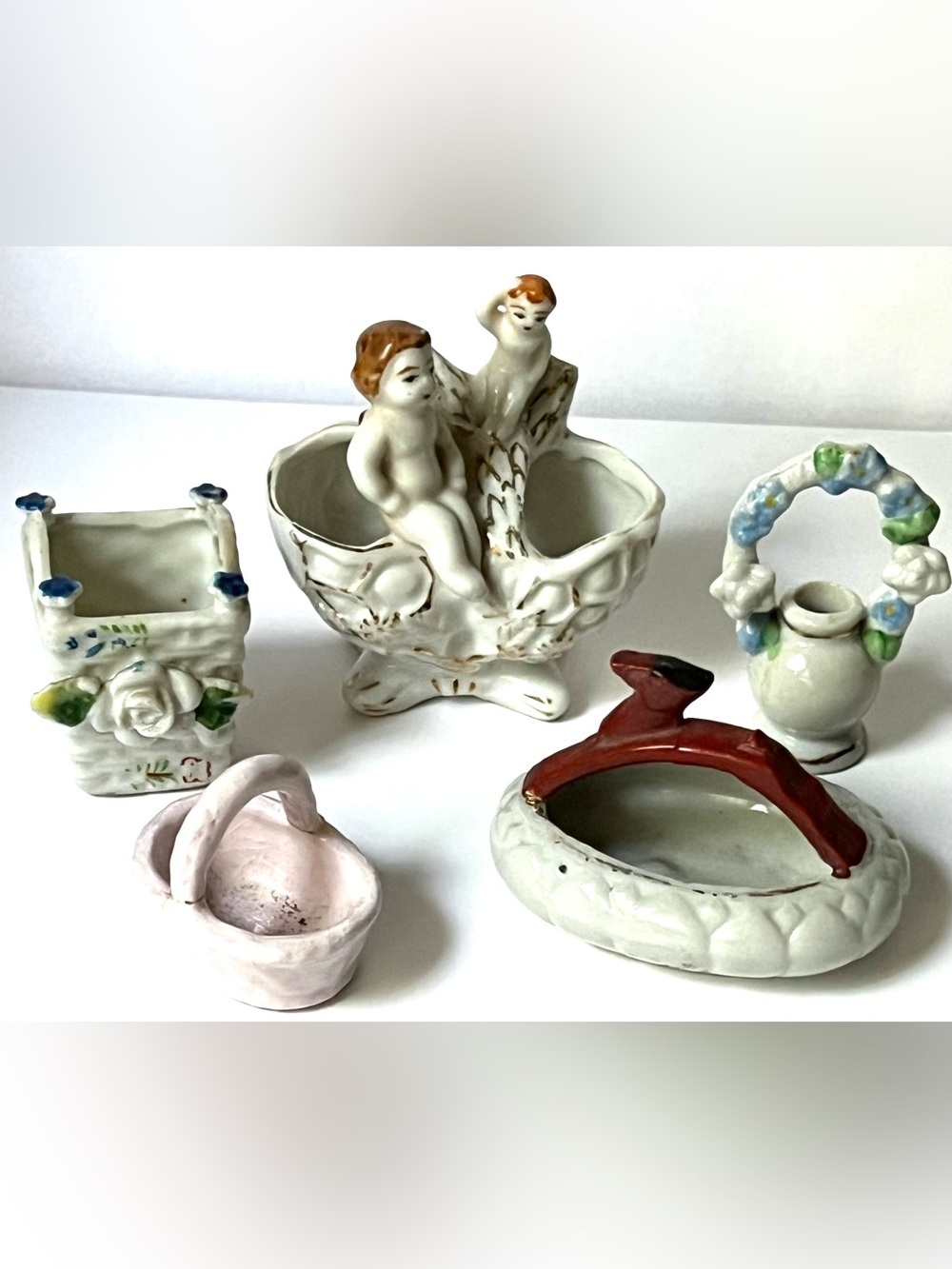 Vintage Ceramic Decorative miniature Vases - Pastel Pink & White. Set of 5.